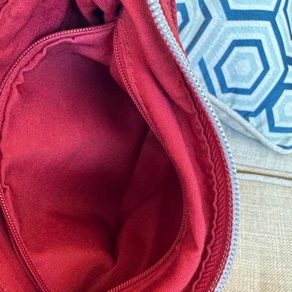 Kenneth Cole reaction file crossbody - Picture 3 of 13